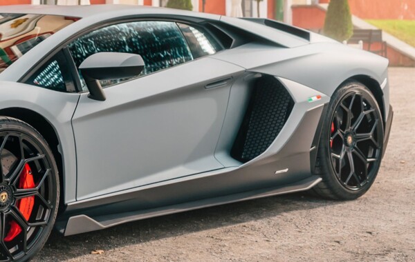 Lamborghini Aventador - Image 3
