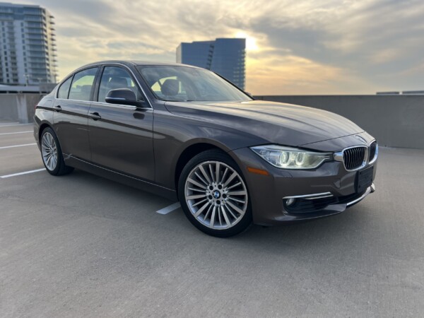 2013 BMW 328i - Image 2
